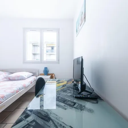 Chaleureux F4 Proche Centre, Parking, Balcon... *
