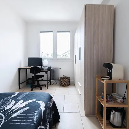Chaleureux F4 Proche Centre, Parking, Balcon... *